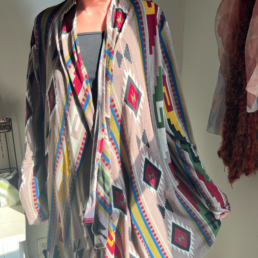 Bubble B. brand, oversized Medium. Grey with red, yellow, green, and white.